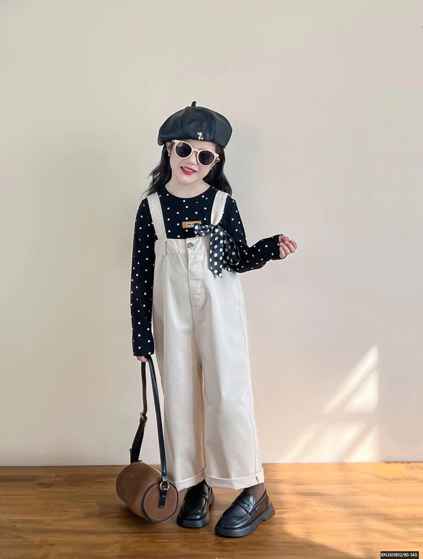 QUẦN YẾM DÀI MIX ÁO THUN ĐEN CHẤM BI