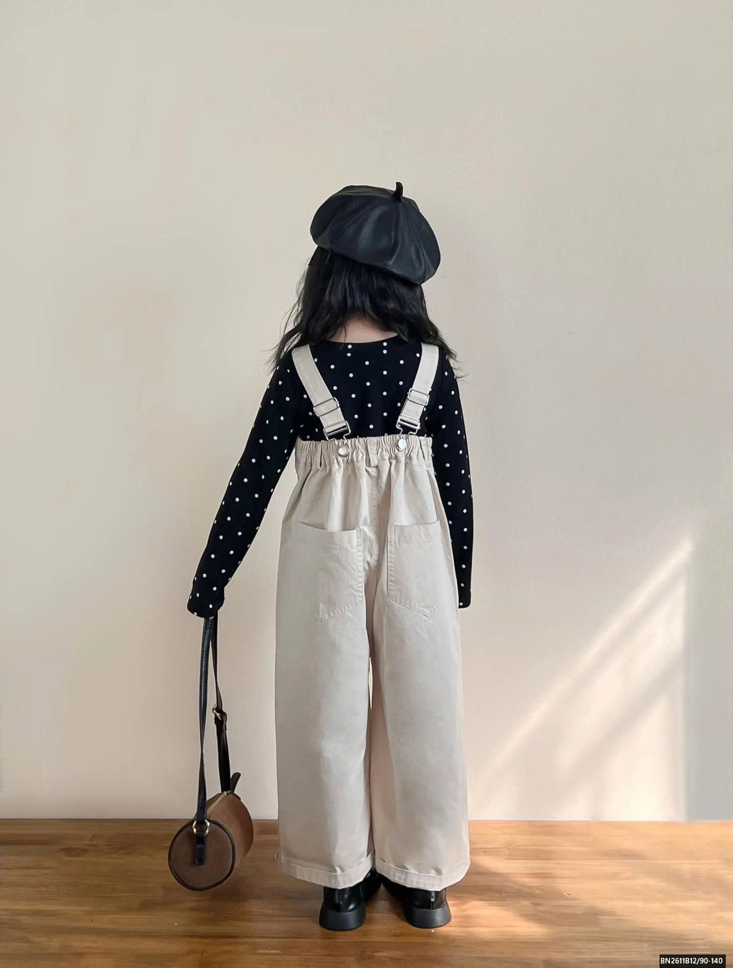 QUẦN YẾM DÀI MIX ÁO THUN ĐEN CHẤM BI