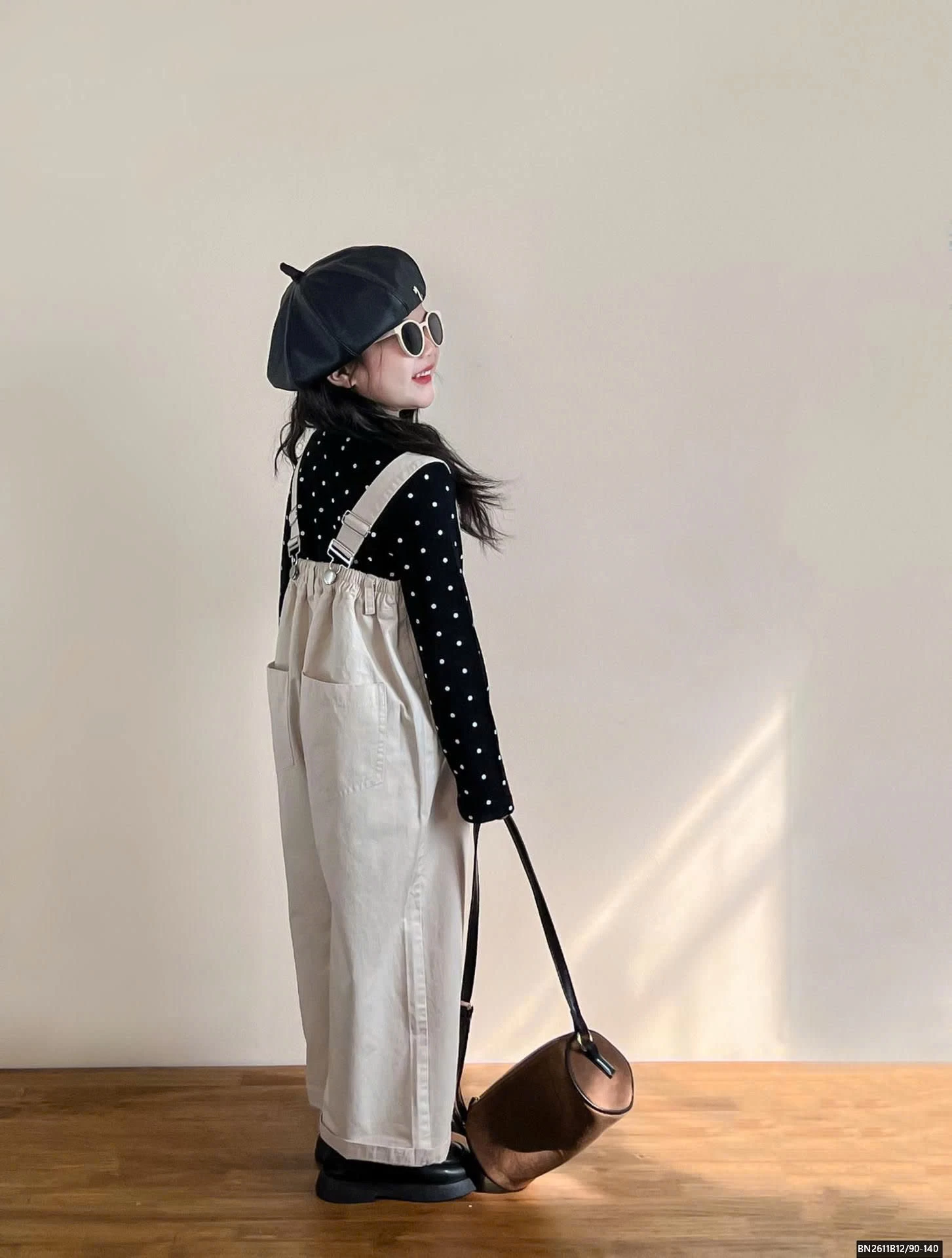 QUẦN YẾM DÀI MIX ÁO THUN ĐEN CHẤM BI