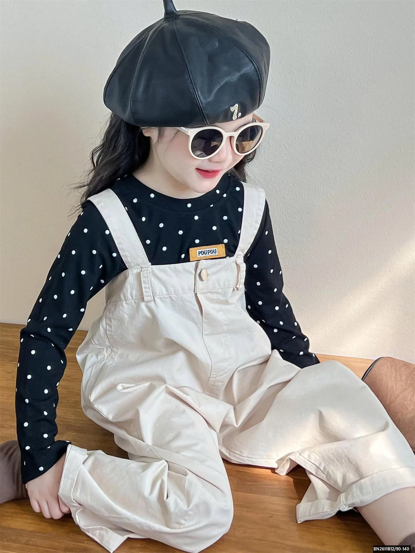 QUẦN YẾM DÀI MIX ÁO THUN ĐEN CHẤM BI