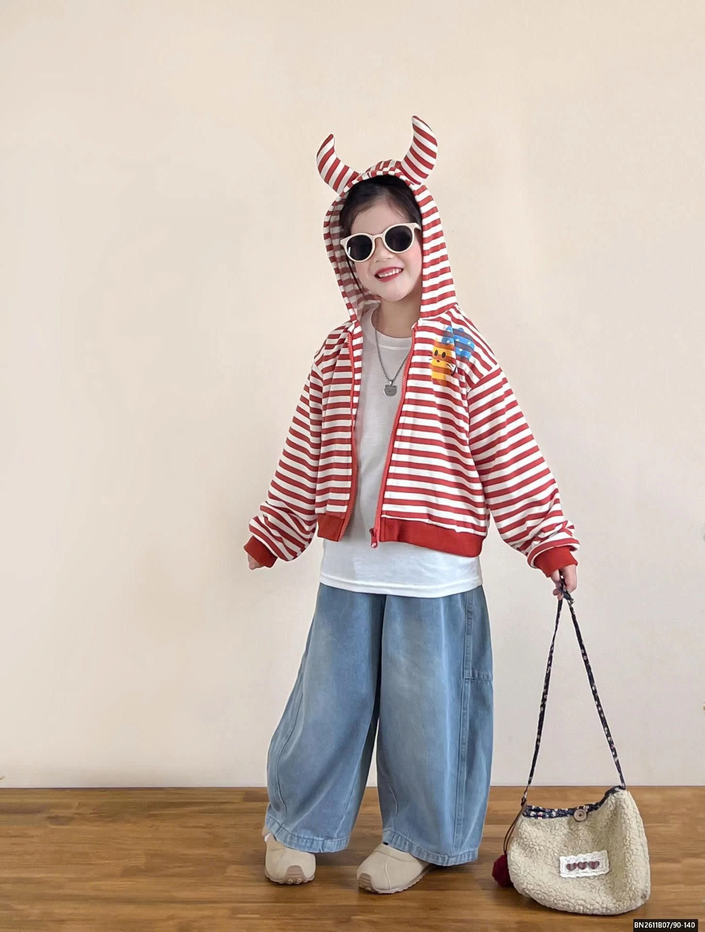 SÉT ÁO KHOÁC KẺ MŨ SỪNG 3 CHI TIẾT