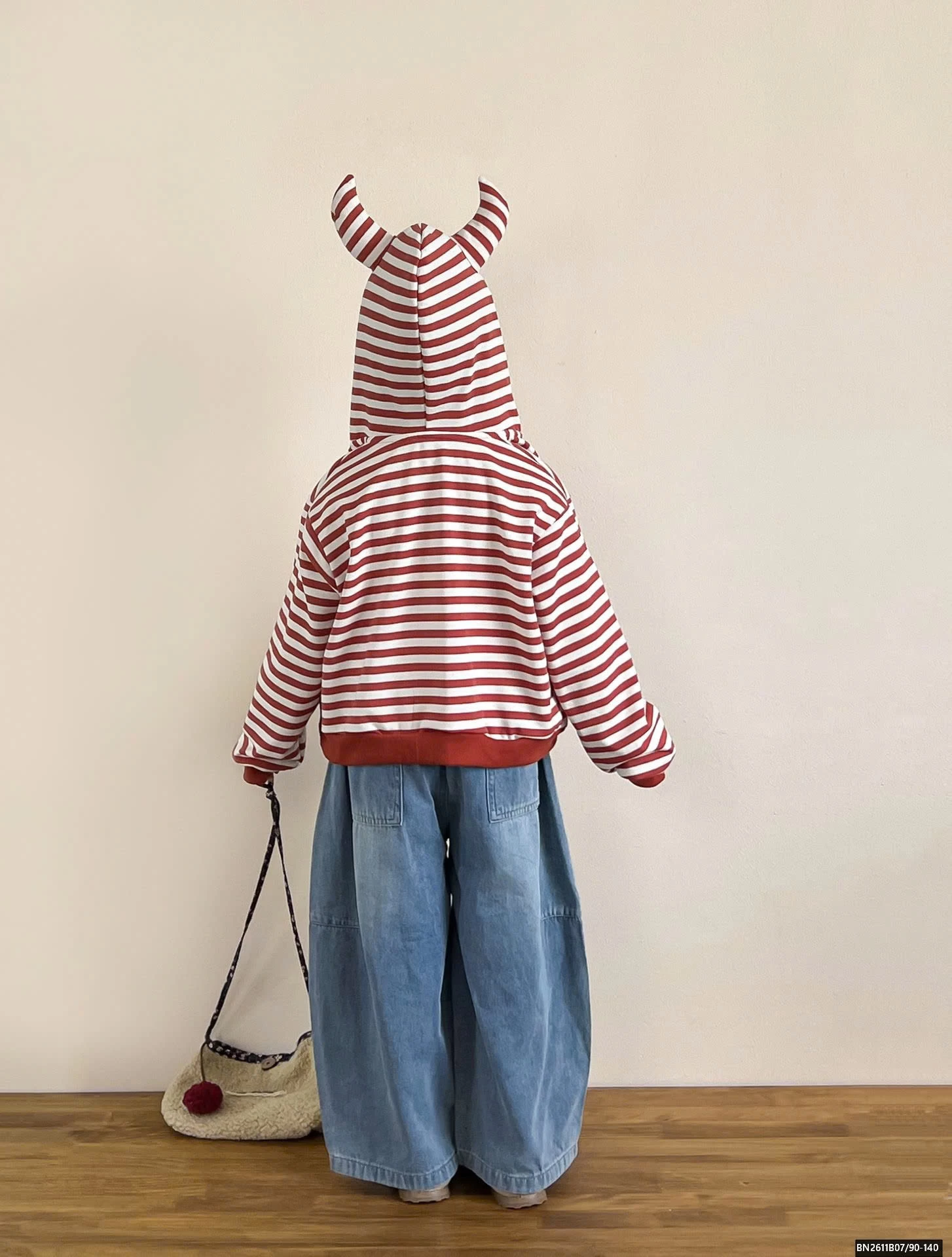 SÉT ÁO KHOÁC KẺ MŨ SỪNG 3 CHI TIẾT