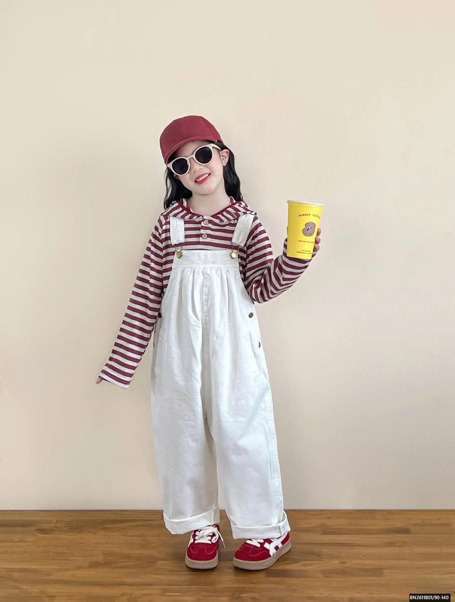 SÉT QUẦN YÊM TRẮNG MIX ÁO ĐỎ KẺ NGANG