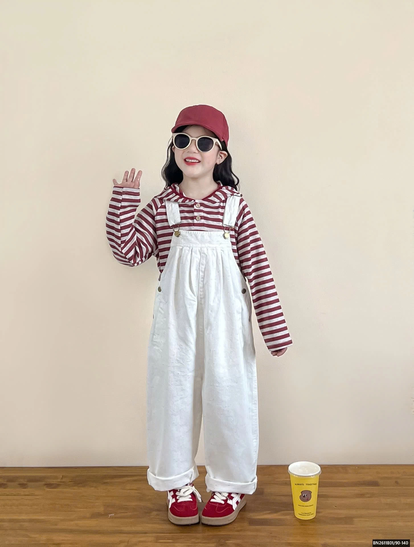 SÉT QUẦN YÊM TRẮNG MIX ÁO ĐỎ KẺ NGANG