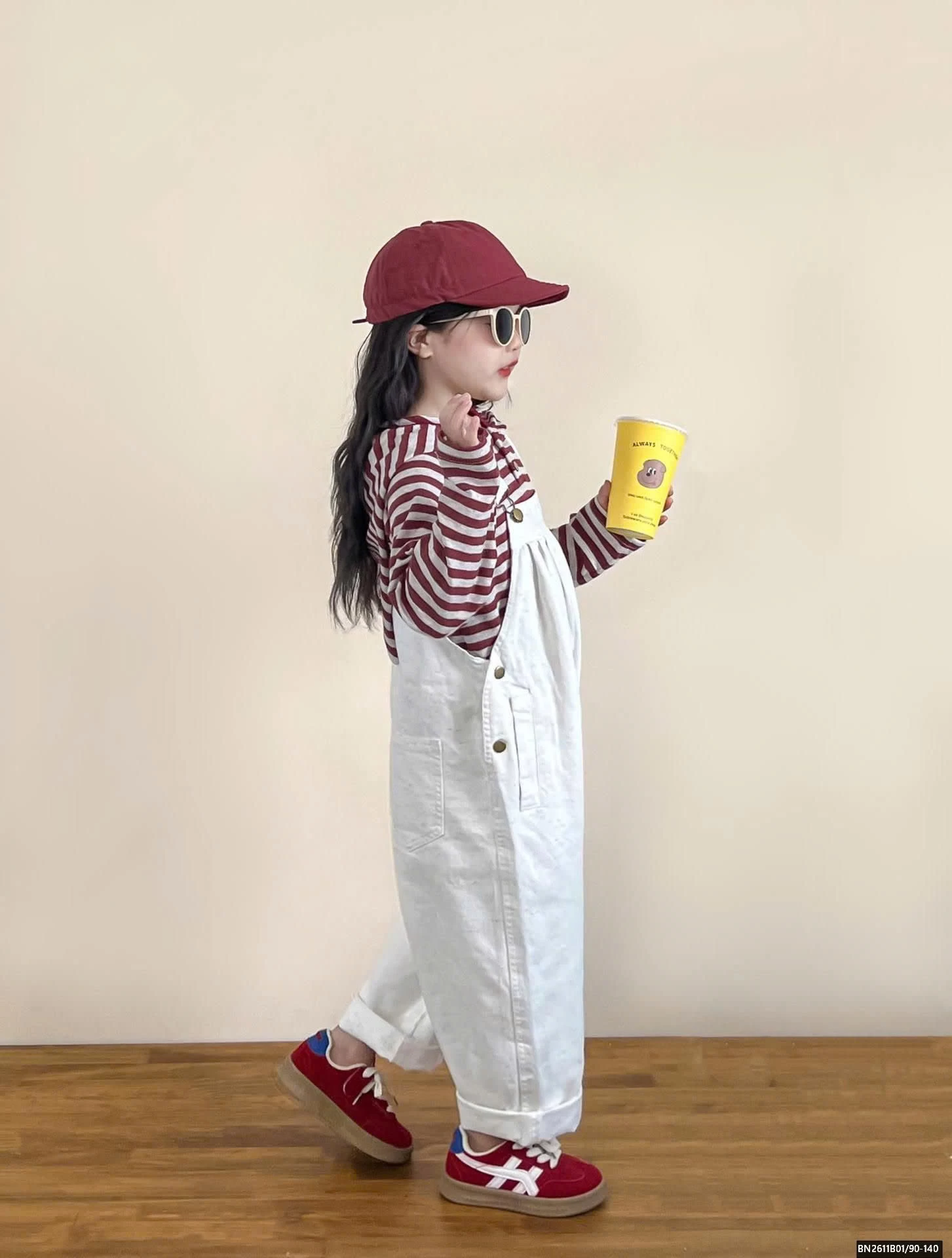 SÉT QUẦN YÊM TRẮNG MIX ÁO ĐỎ KẺ NGANG