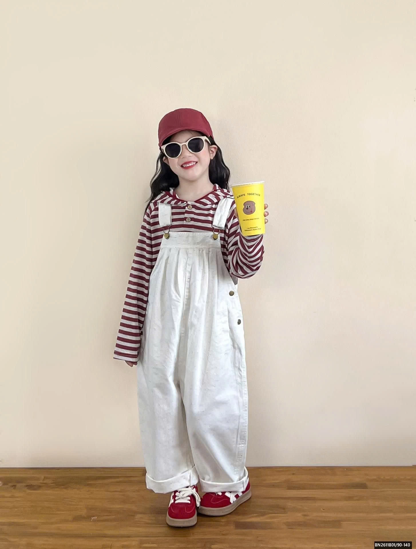 SÉT QUẦN YÊM TRẮNG MIX ÁO ĐỎ KẺ NGANG