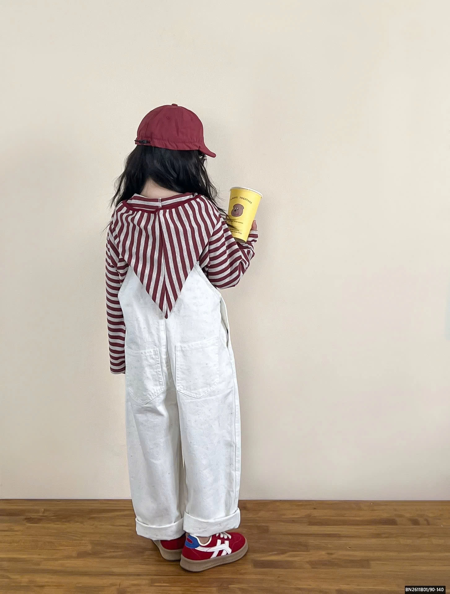 SÉT QUẦN YÊM TRẮNG MIX ÁO ĐỎ KẺ NGANG