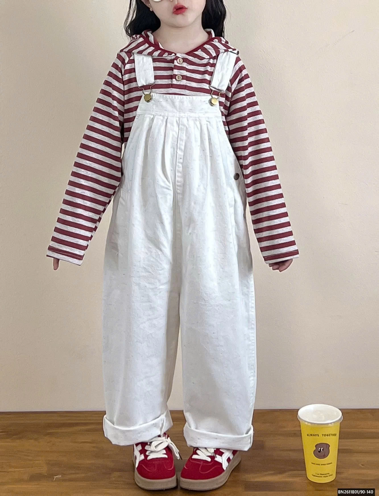 SÉT QUẦN YÊM TRẮNG MIX ÁO ĐỎ KẺ NGANG