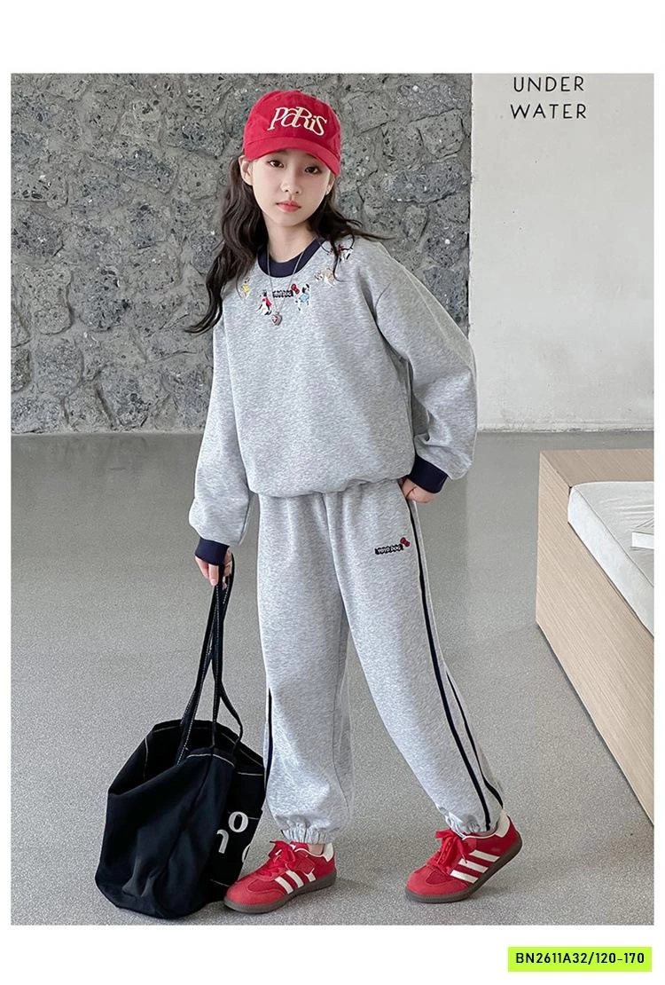 SÉT NỈ THỂ THAO XÁM SỌC BÊN