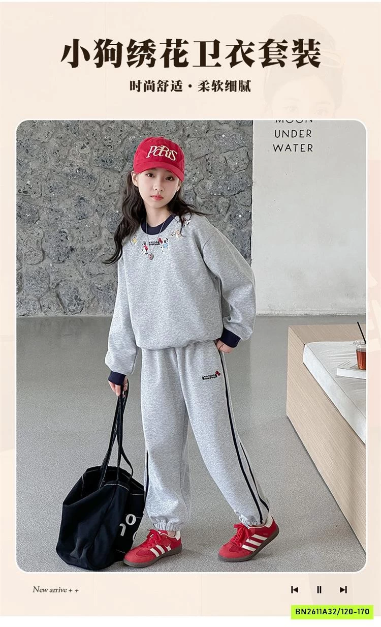 SÉT NỈ THỂ THAO XÁM SỌC BÊN