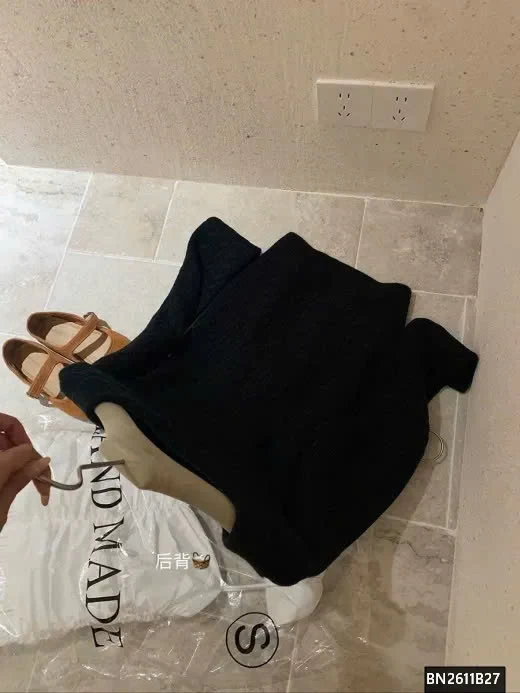 ÁO LEN CỔ POLO THÊU CÚN WGWE