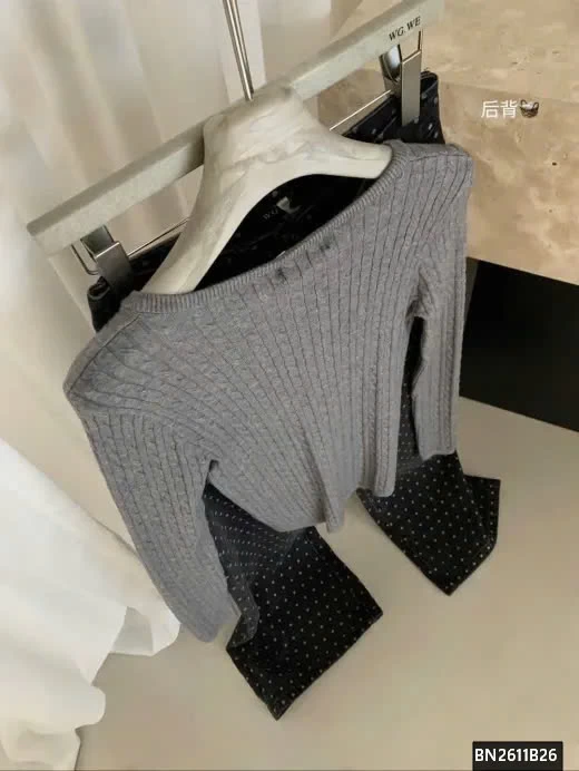 ÁO LEN GÂN CỔ KHUY WGWE