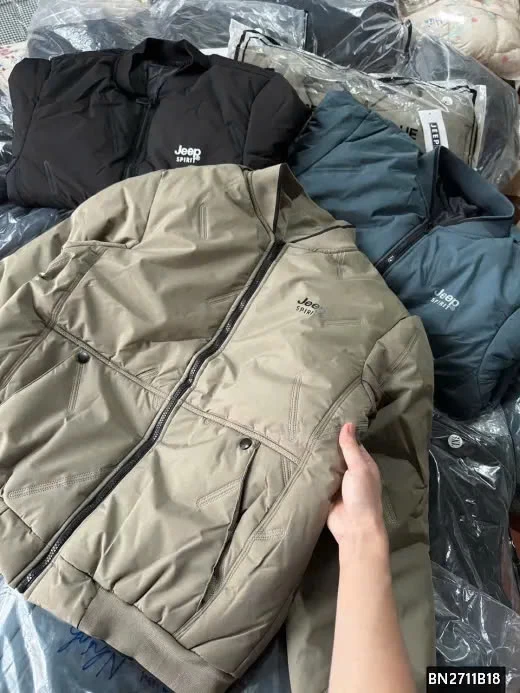 Áo khoác phao bông Jeep