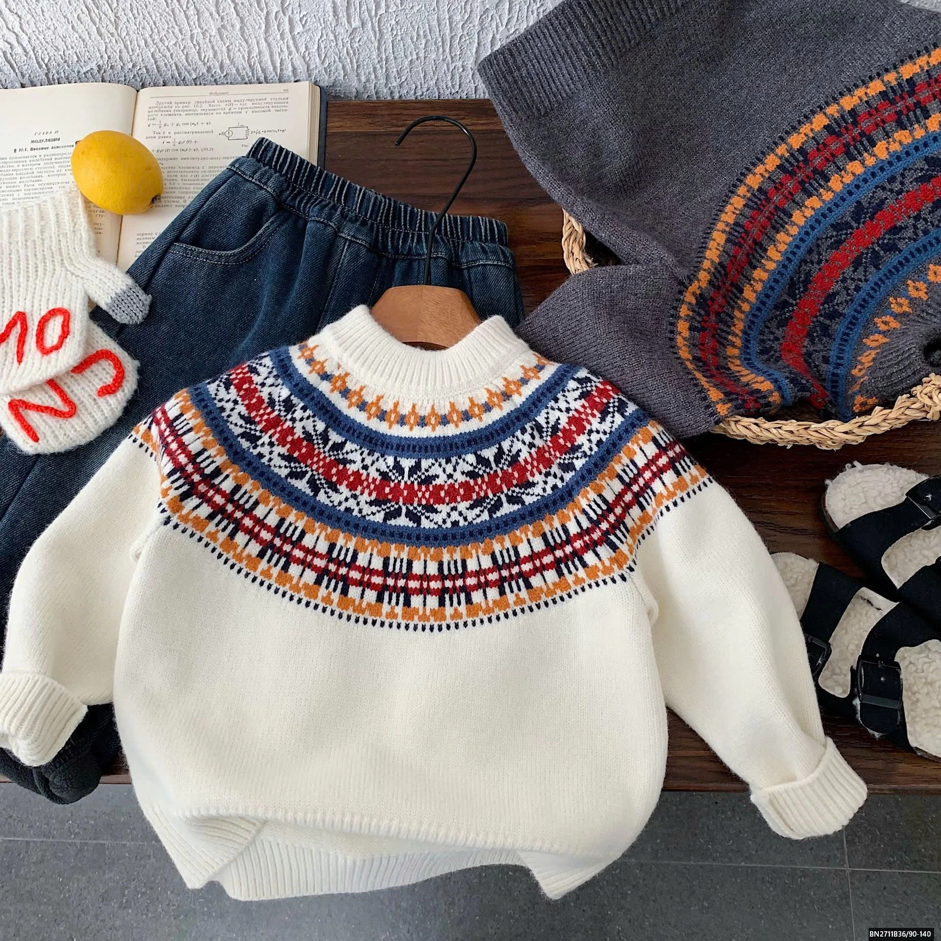 ÁO LEN HỌA TIẾT CỔ TRÒN