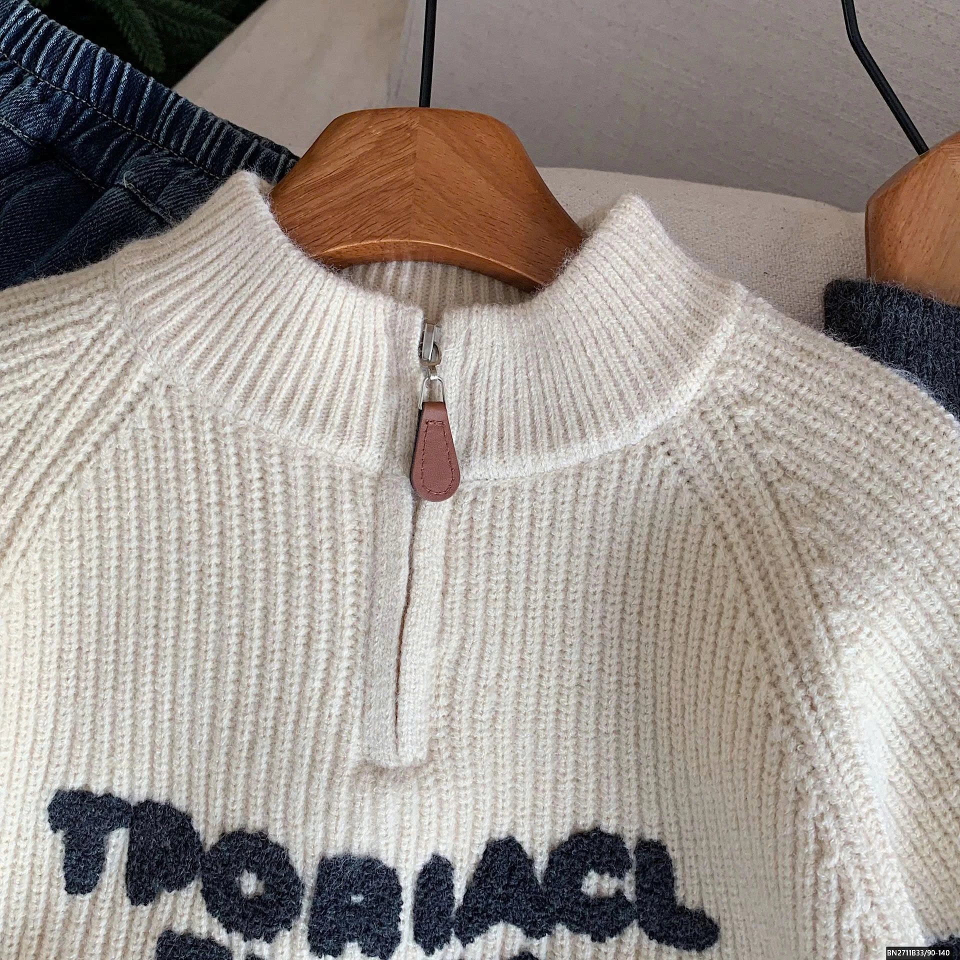 ÁO LEN CHỮ KHÓA KÉO