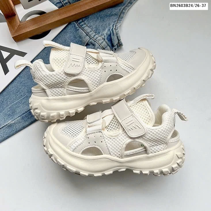 GIÀY THỂ THAO THOÁNG KHÍ