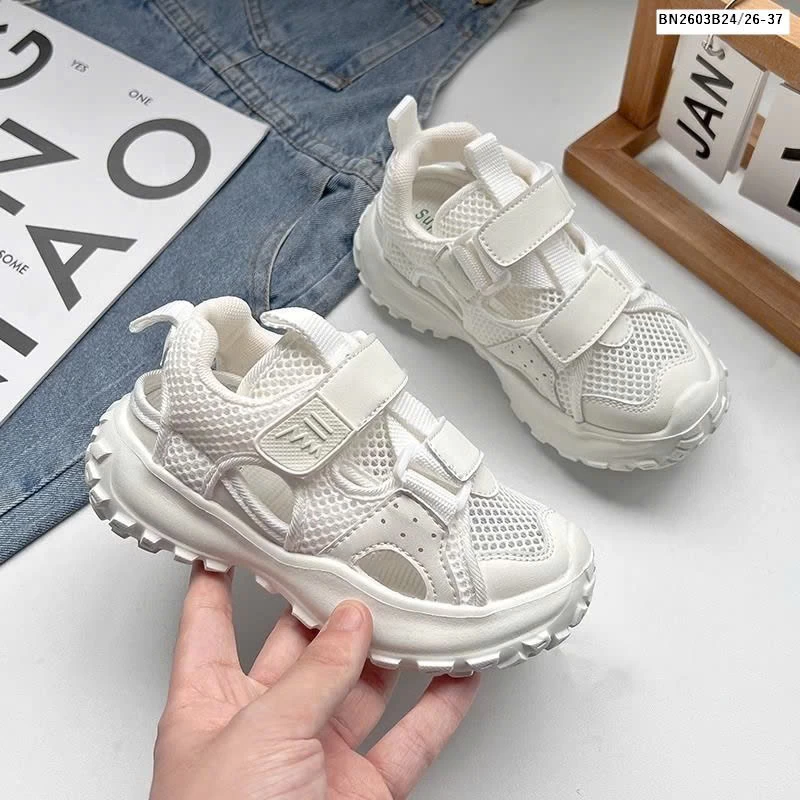 GIÀY THỂ THAO THOÁNG KHÍ