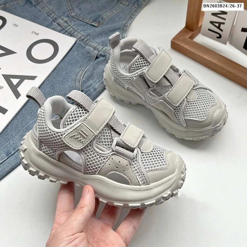 GIÀY THỂ THAO THOÁNG KHÍ