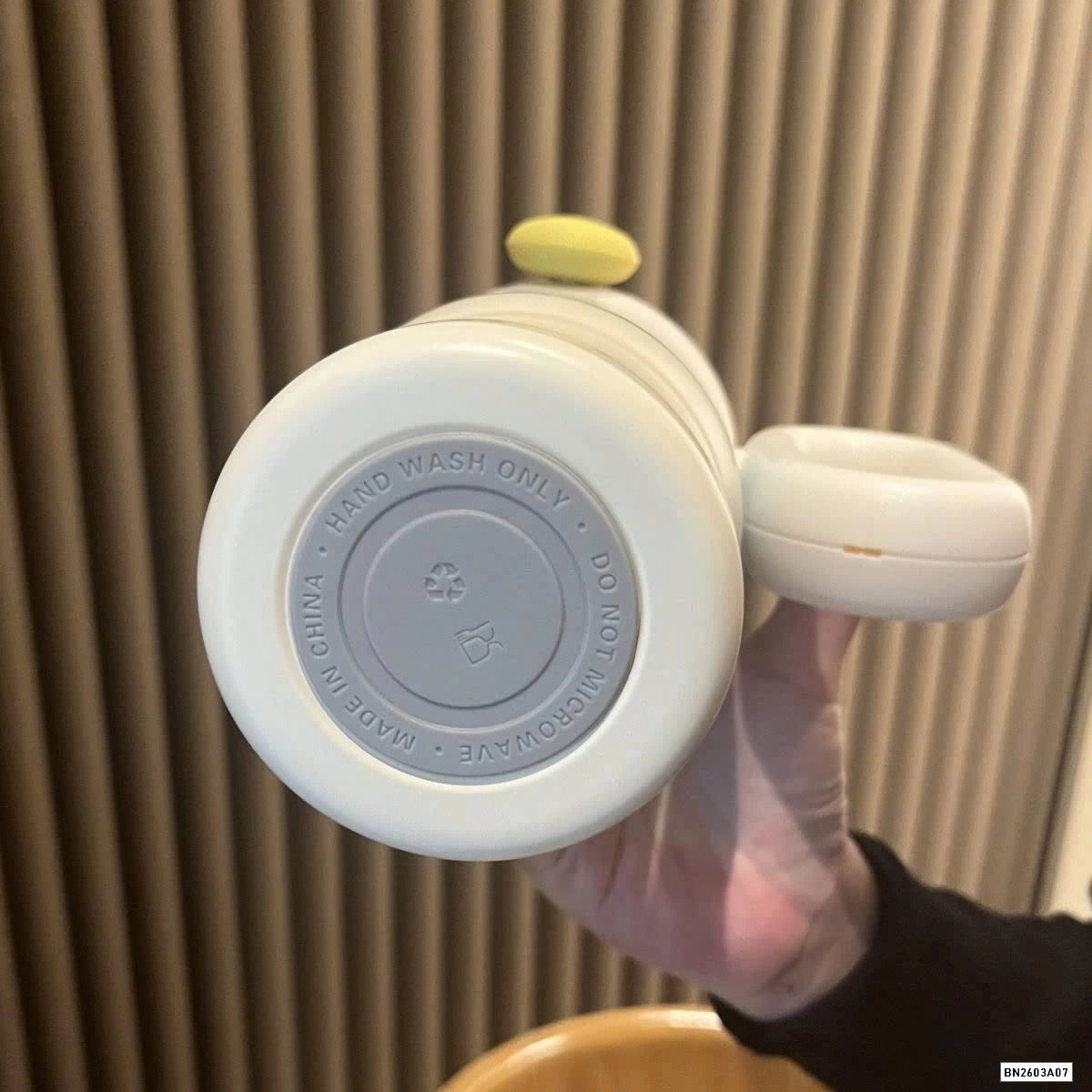 CỐC GIỮ NHIỆT DỄ THƯƠNG CÓ TAY CẦM