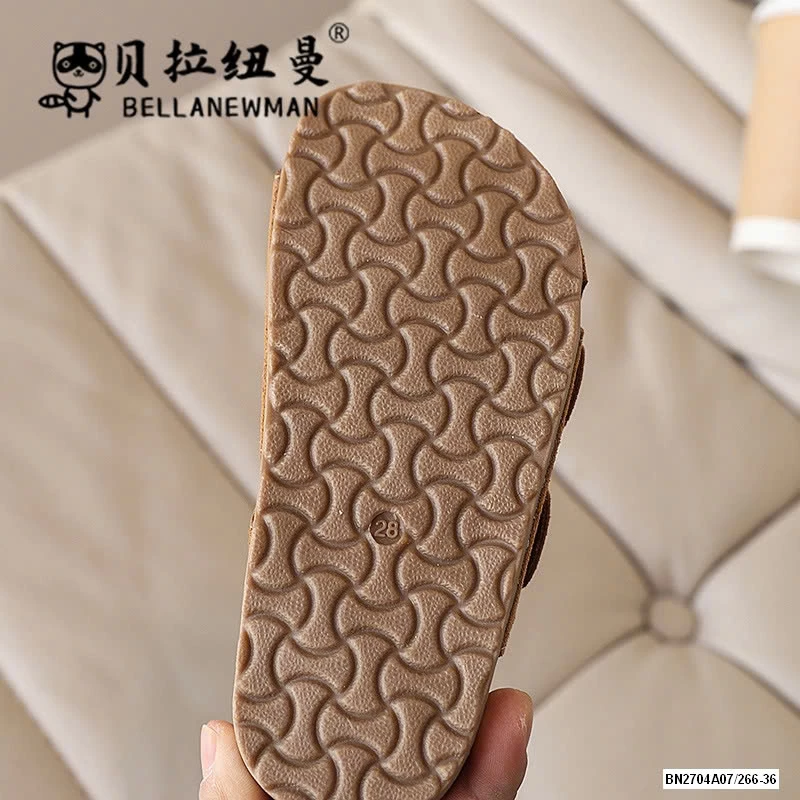 DÉP LÊ ĐẾ KẾP QUAI CHÉO