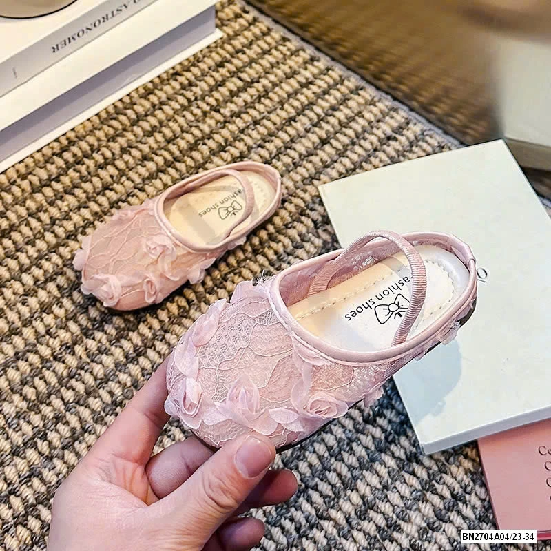 SỤC REN THÊU HOA BÉ GÁI