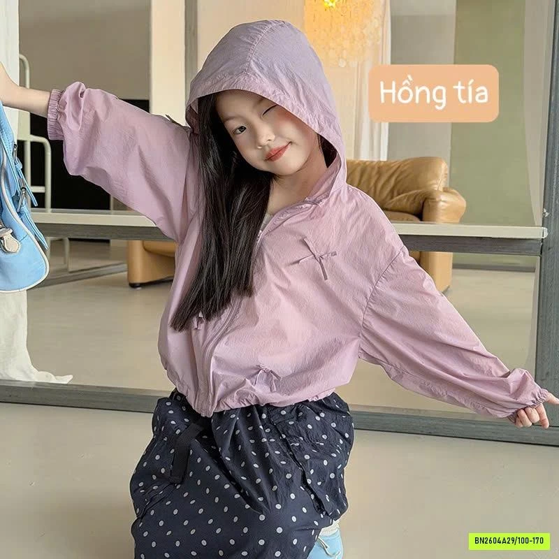 KHOÁC GIÓ CHỐNG NẮNG GẮN NƠ 26B045 AMBB