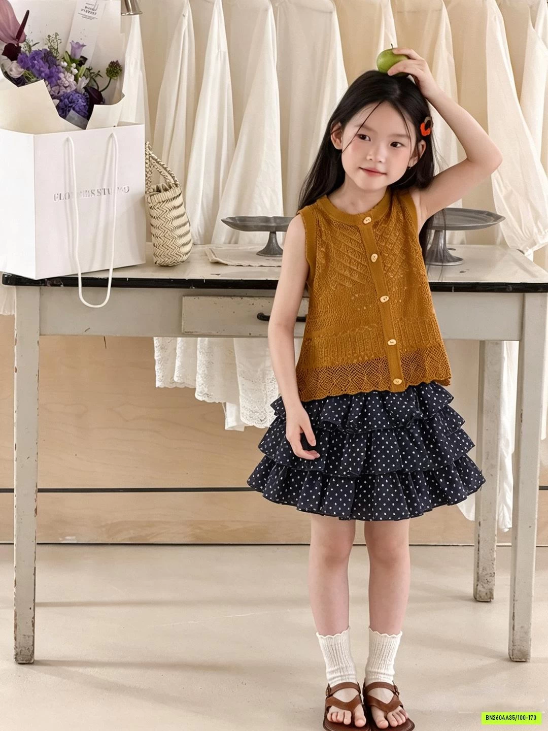 CHÂN VÁY BÈO TẦNG CHẤM BI 26B319 AMBB