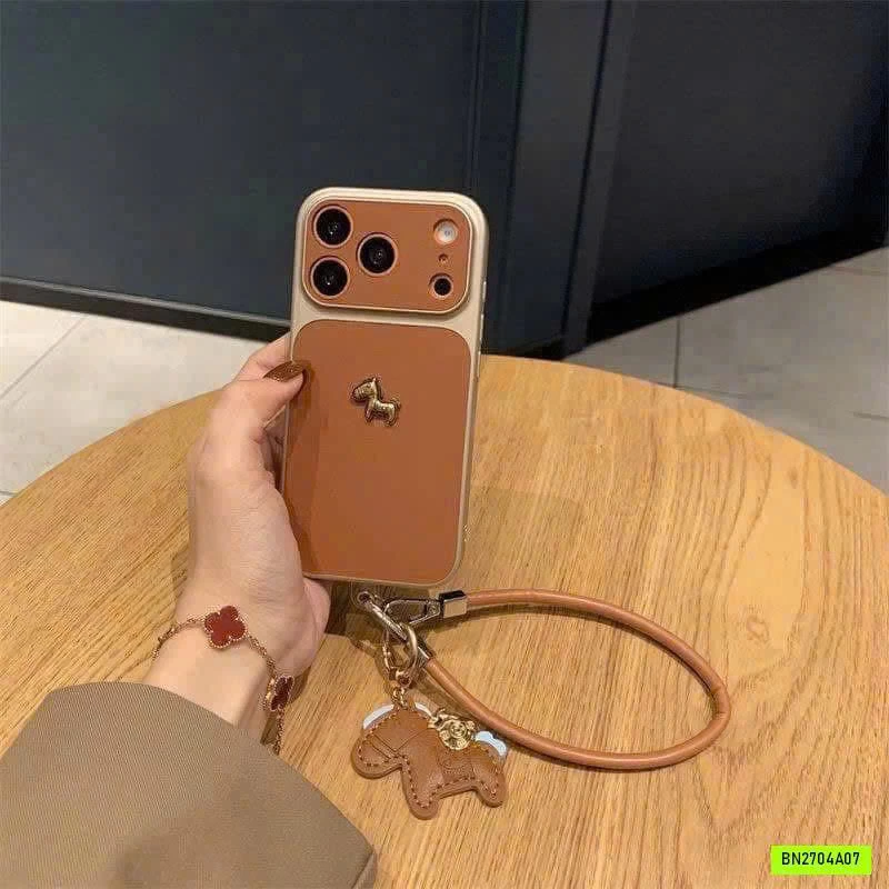 ỐP ĐT NGỰA KÈM DÂY CHARM