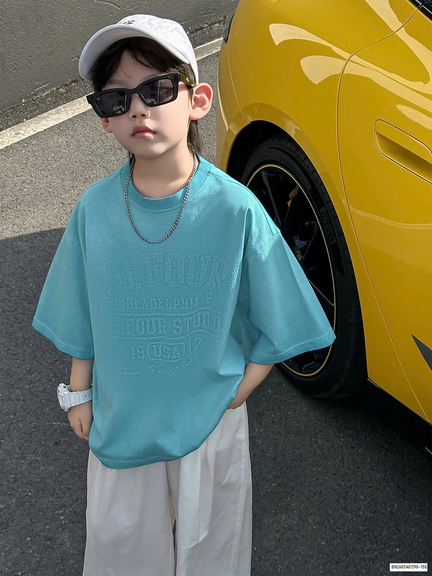 ÁO XANH CHỮ MIX QUẦN SUÔNG TRẮNG