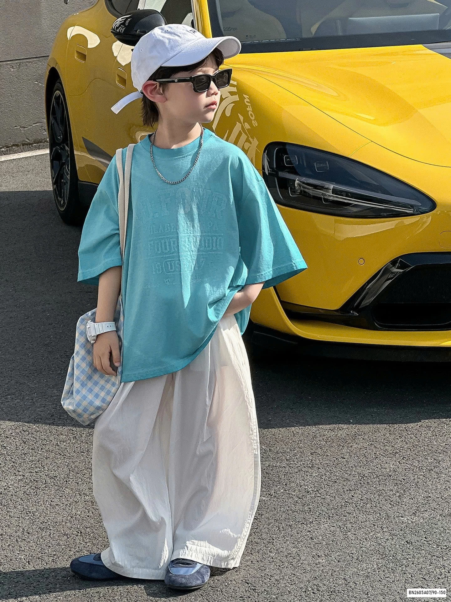 ÁO XANH CHỮ MIX QUẦN SUÔNG TRẮNG