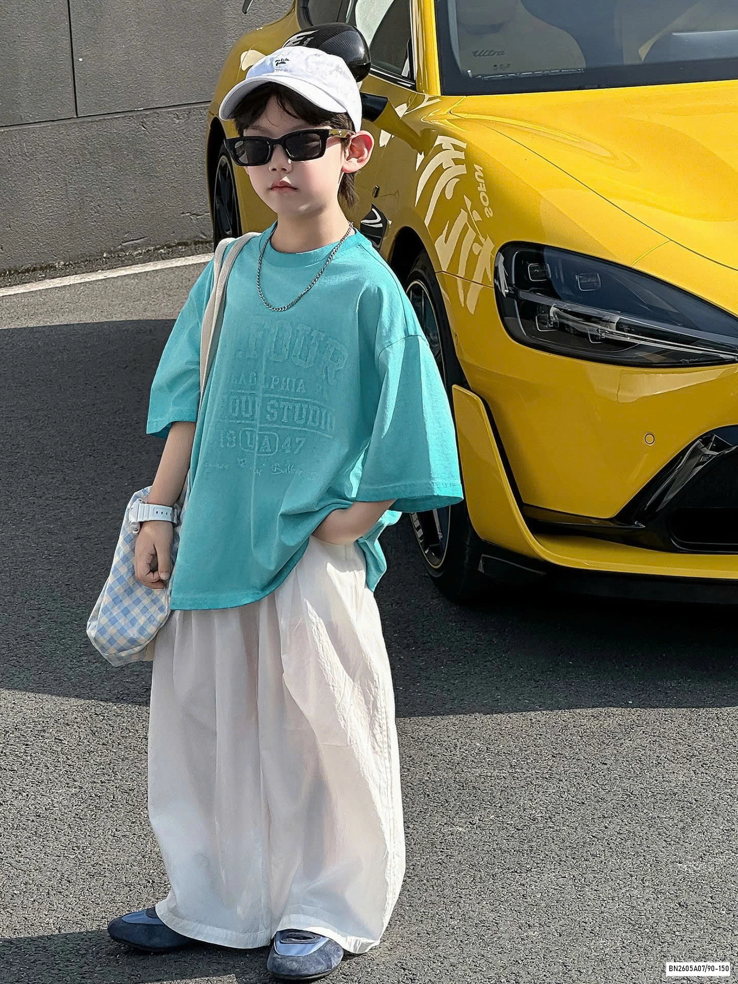 ÁO XANH CHỮ MIX QUẦN SUÔNG TRẮNG