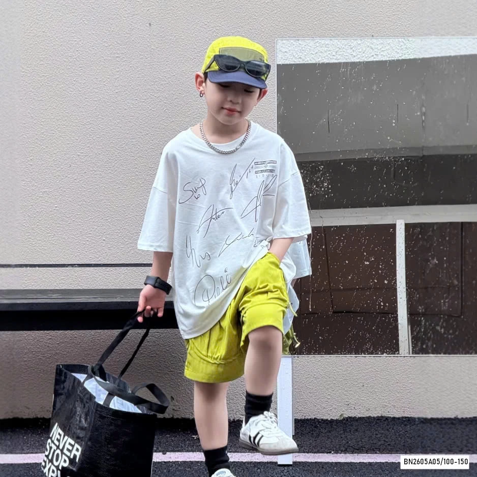 ÁO THUN TRẮNG CHỮ KÍ