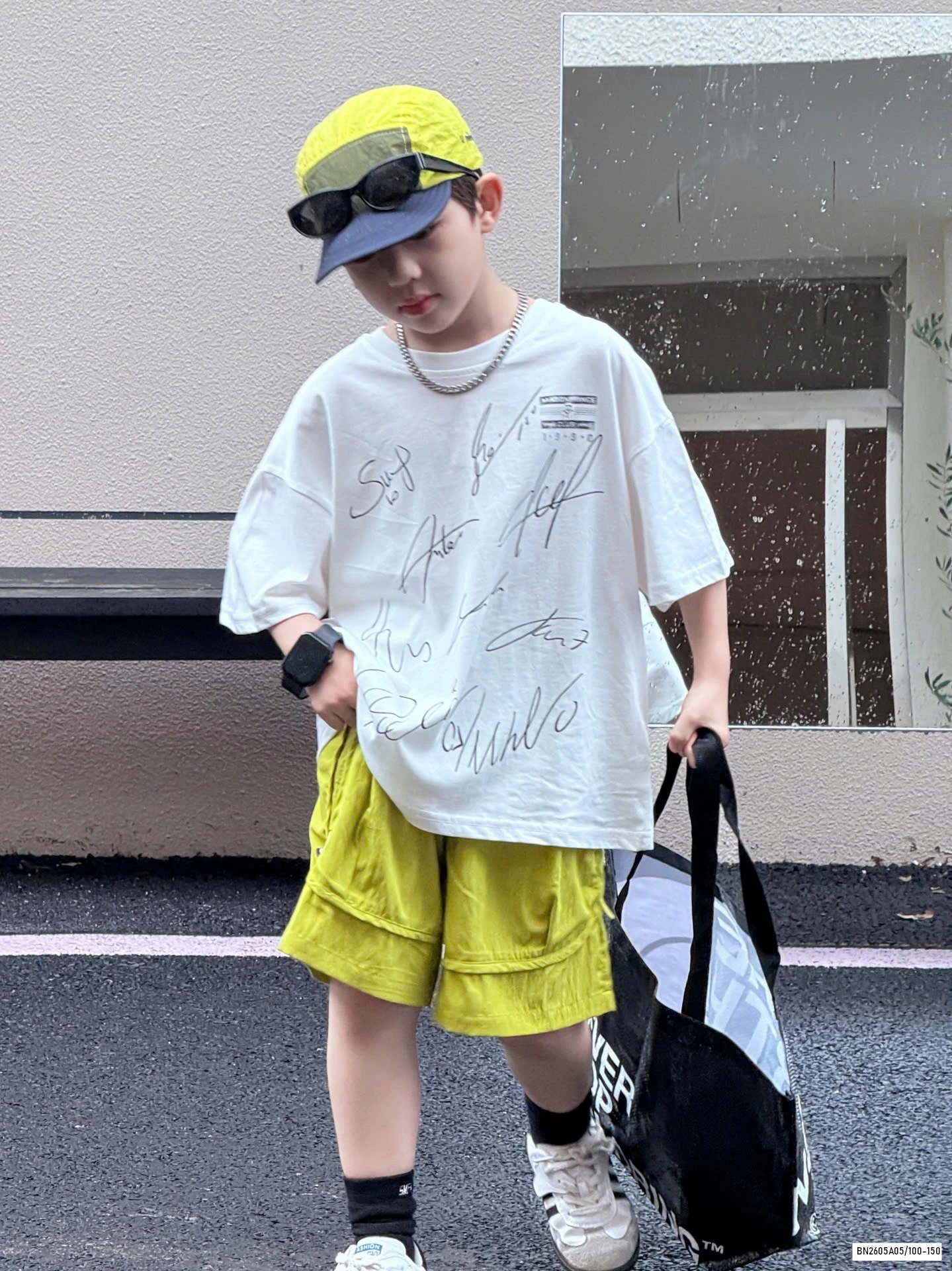 ÁO THUN TRẮNG CHỮ KÍ