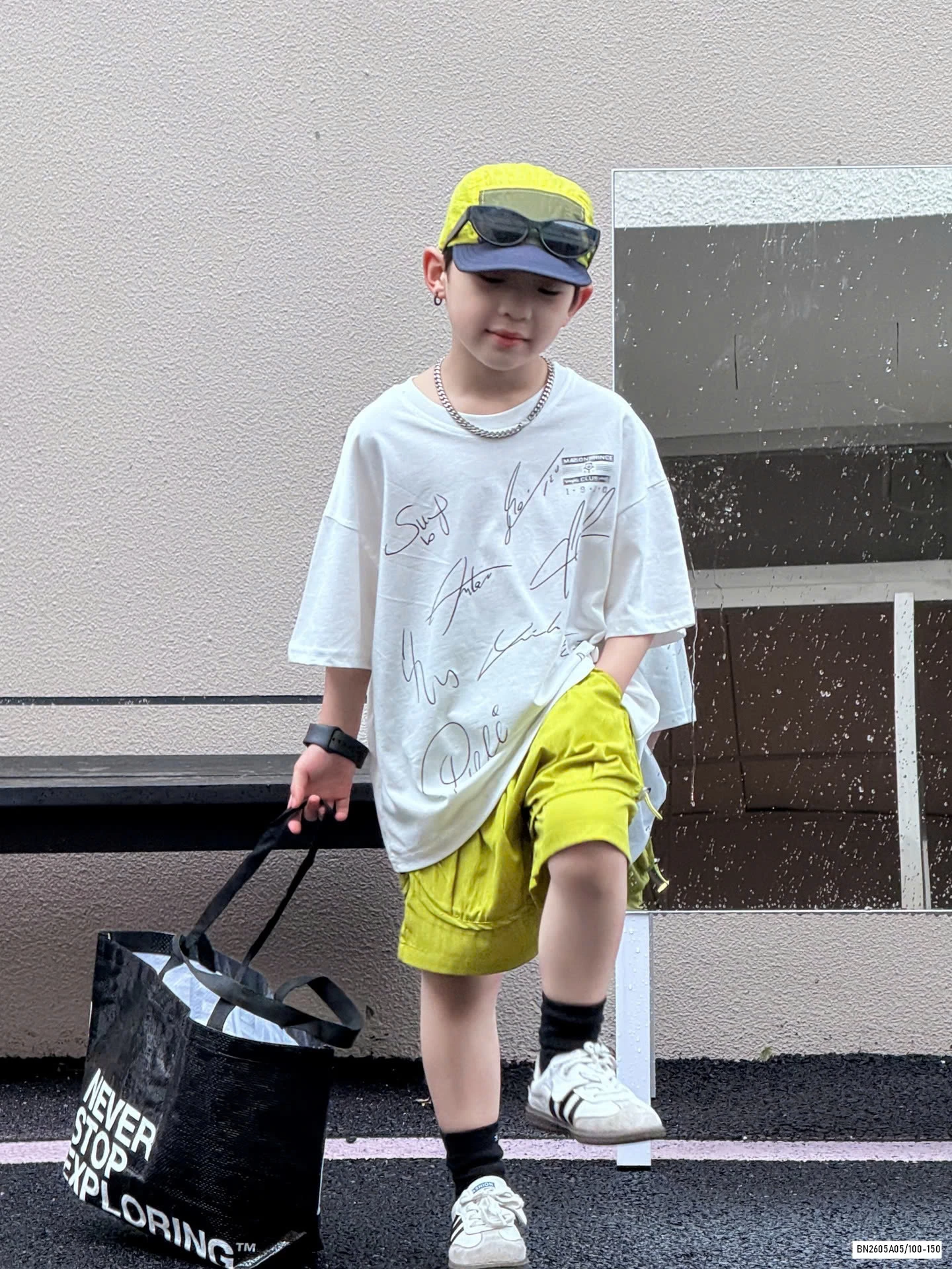 ÁO THUN TRẮNG CHỮ KÍ