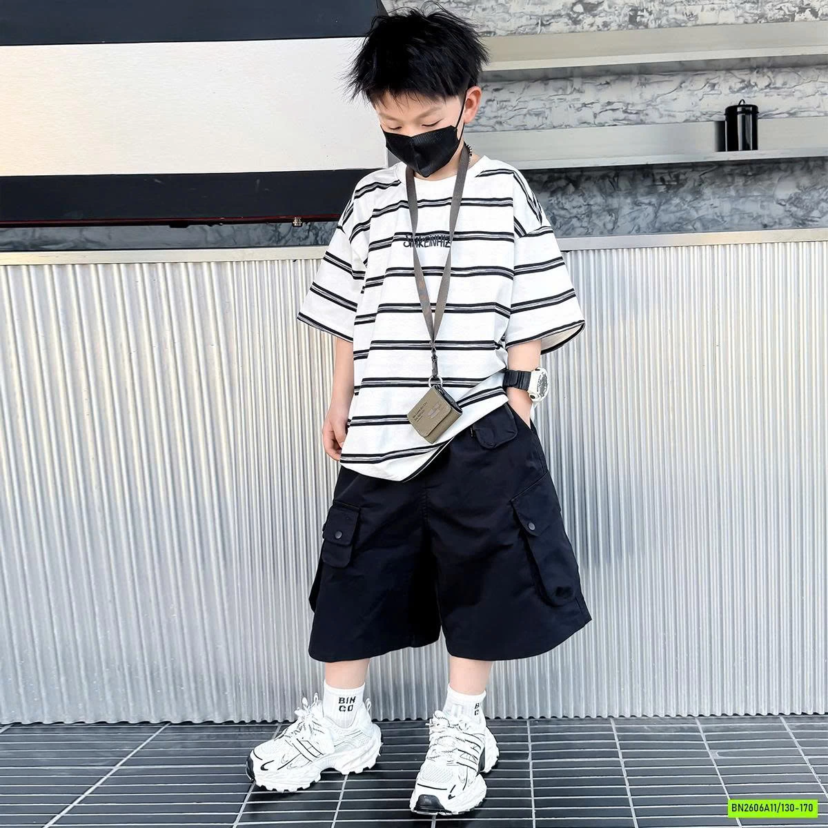 ÁO THUN KẺ IN HÌNH LƯNG BT