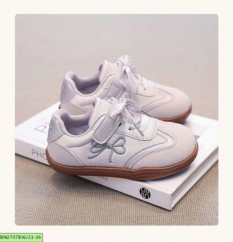 Giày sneaker bé gái đính nơ