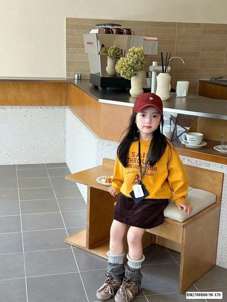 ÁO NỈ CHỮ BÉ GÁI AMBB 25F021