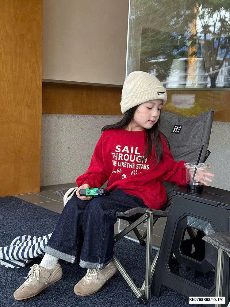 ÁO NỈ CHỮ BÉ GÁI AMBB 25F021