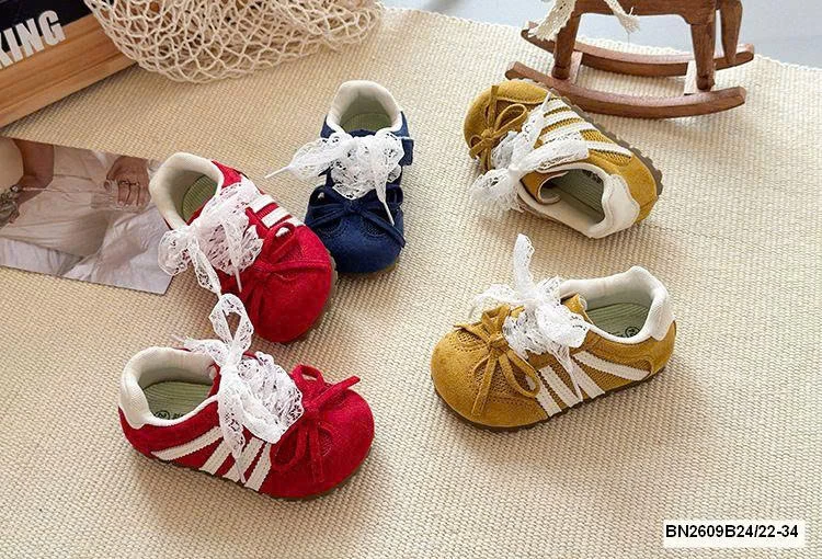 GIÀY THỂ THAO REN NƠ