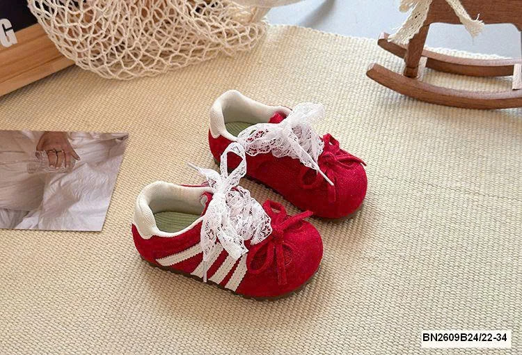 GIÀY THỂ THAO REN NƠ