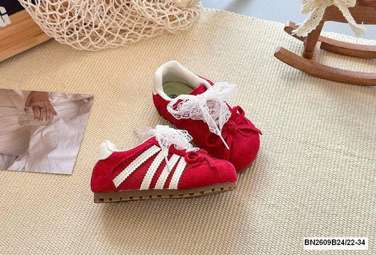 GIÀY THỂ THAO REN NƠ