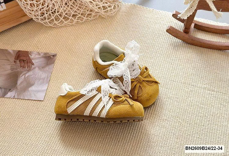 GIÀY THỂ THAO REN NƠ