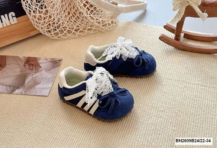 GIÀY THỂ THAO REN NƠ