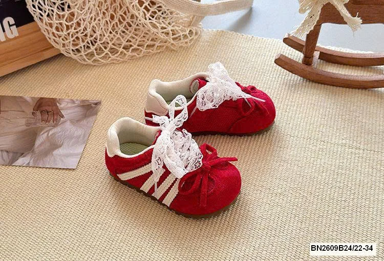 GIÀY THỂ THAO REN NƠ