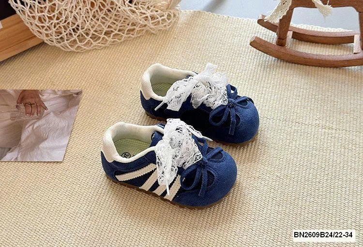 GIÀY THỂ THAO REN NƠ