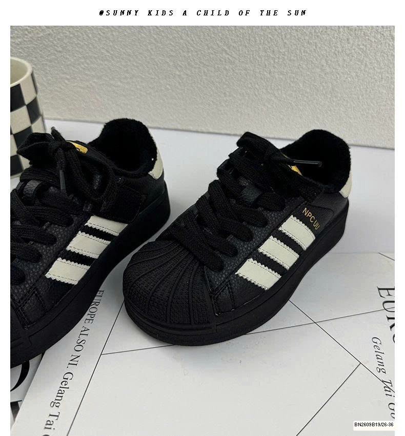 GIÀY THỂ THAO ĐỘN ĐẾ BÁNH MỲ 3 VẠCH