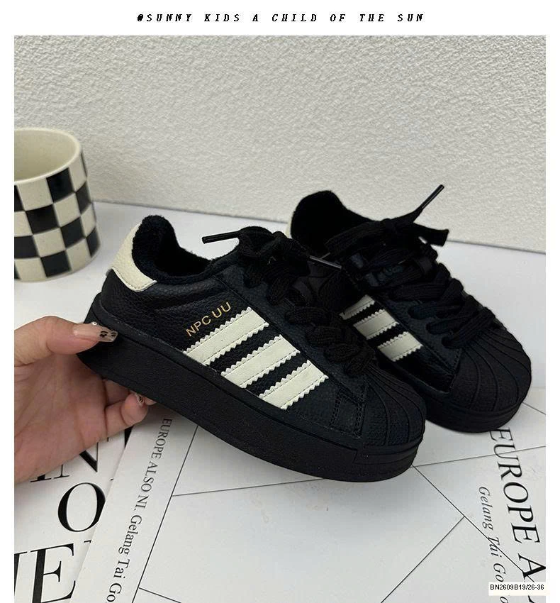 GIÀY THỂ THAO ĐỘN ĐẾ BÁNH MỲ 3 VẠCH