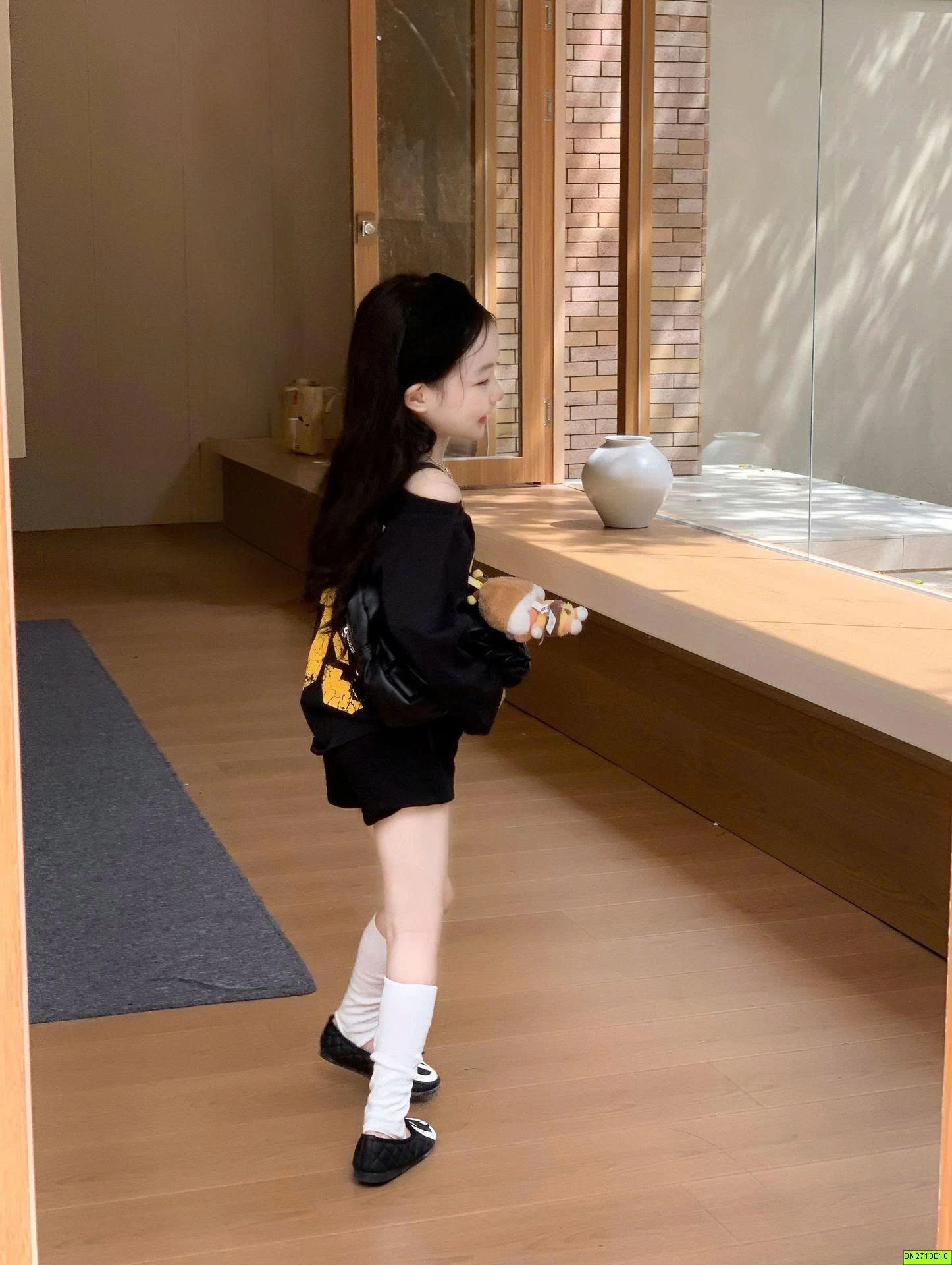 ÁO THUN TRỄ VAI SỐ 09