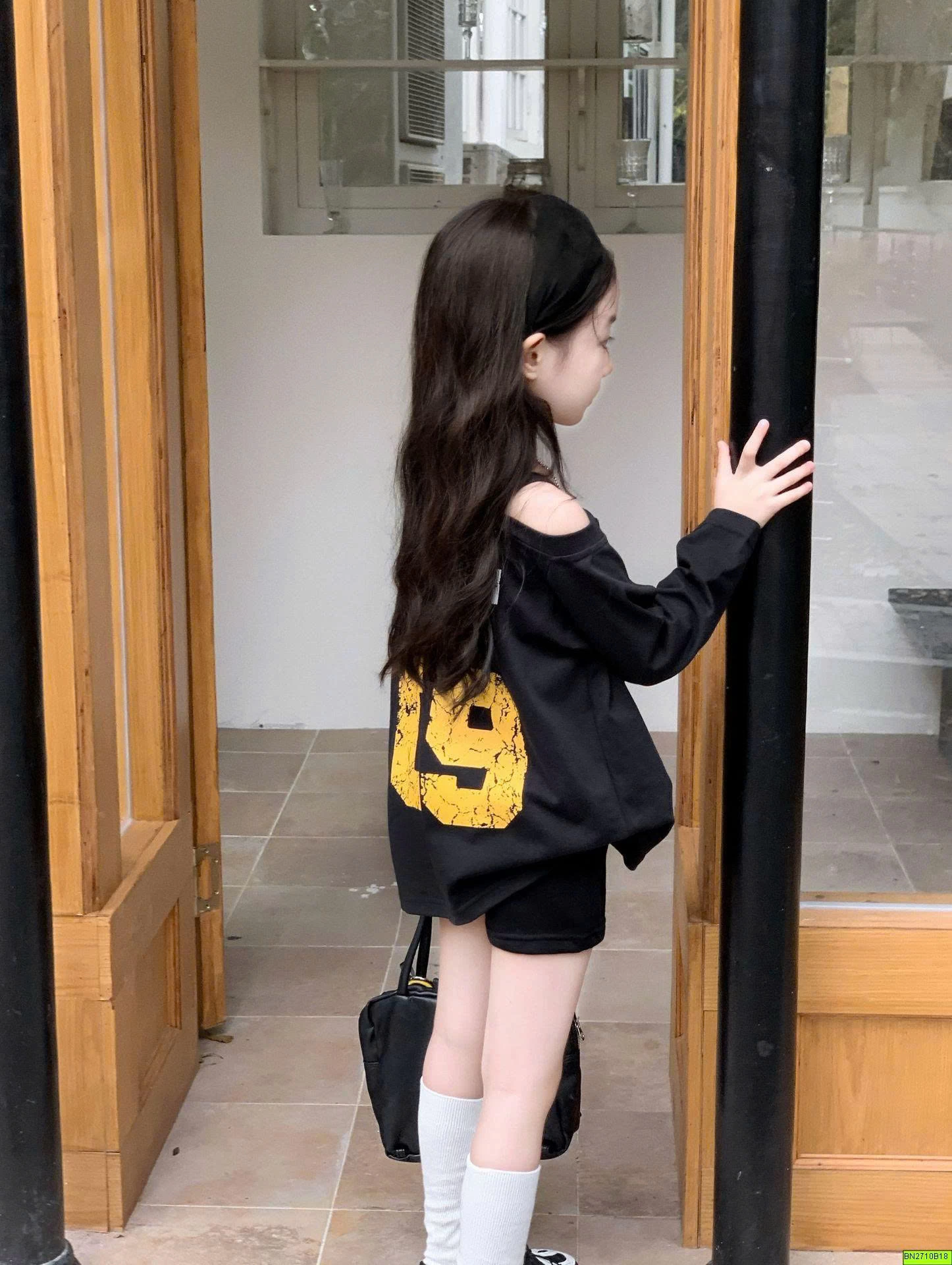 ÁO THUN TRỄ VAI SỐ 09