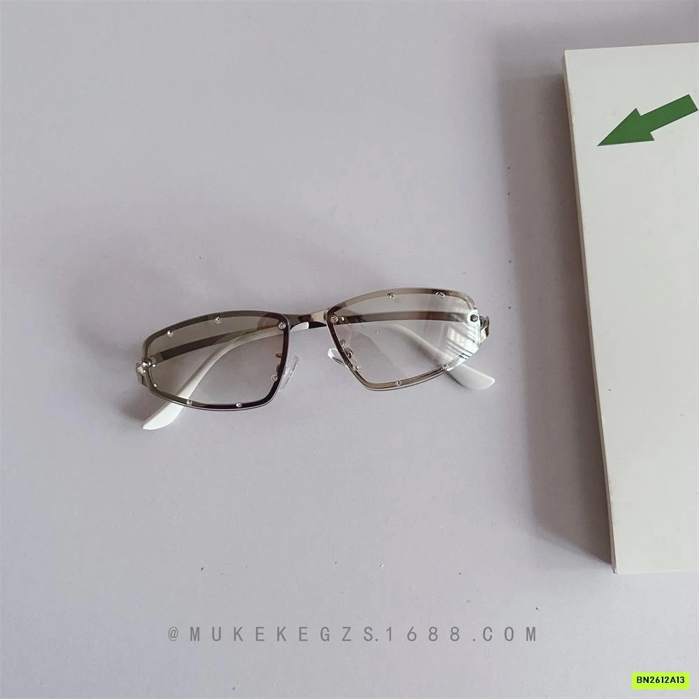 KÍNH RÂM TÁN ĐINH THỜI TRANG